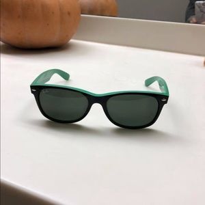 Authentic Wayfarer Ray Bans, tortoise shell side